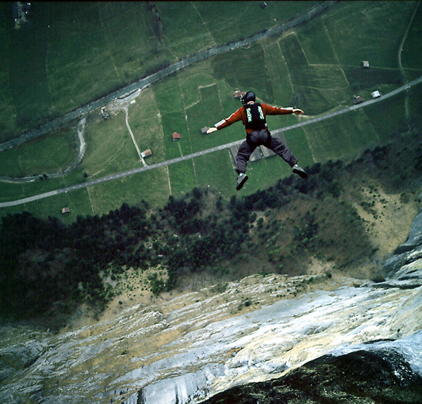 BASE Jumping in Lauterbrunnen